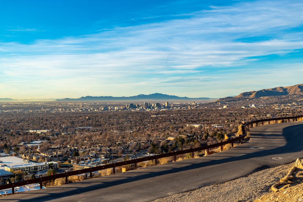 2427 S CANNON POINT DR Salt Lake City, UT 84109