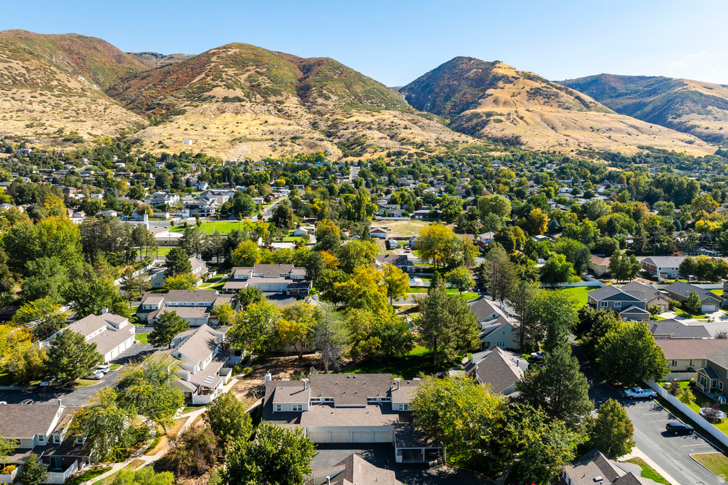 833 N LAKESIDE LN Centerville, UT 84014