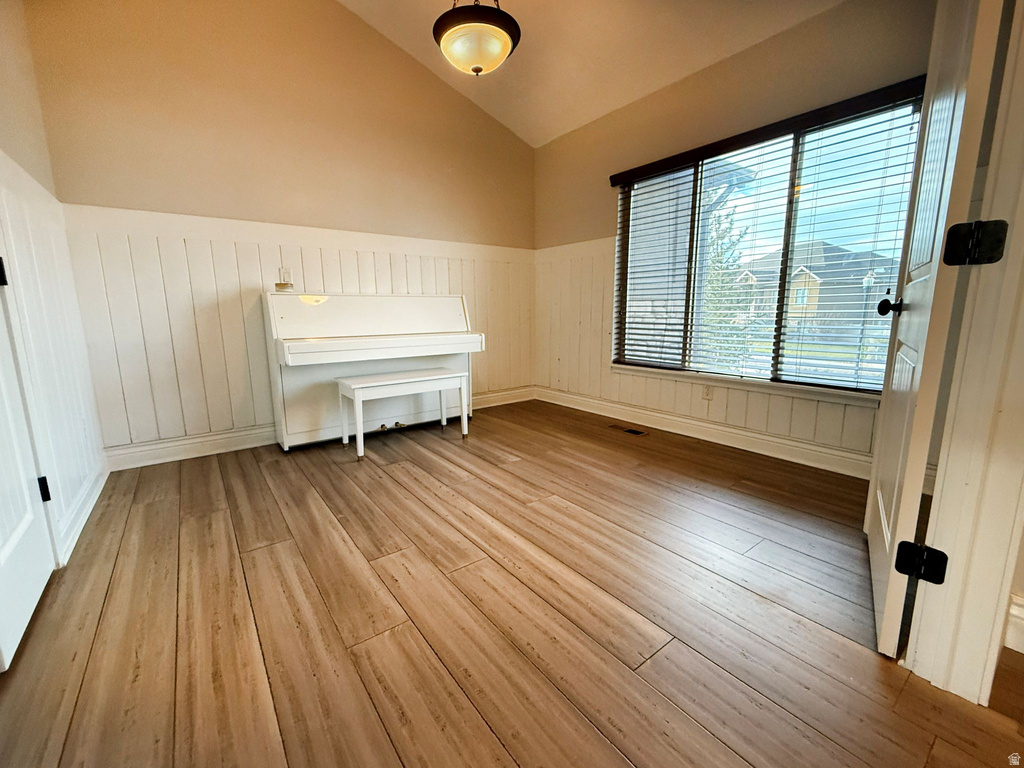 2058 COMANCHE WAY Farmington, UT 84025