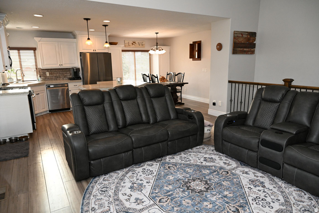 2058 COMANCHE WAY Farmington, UT 84025