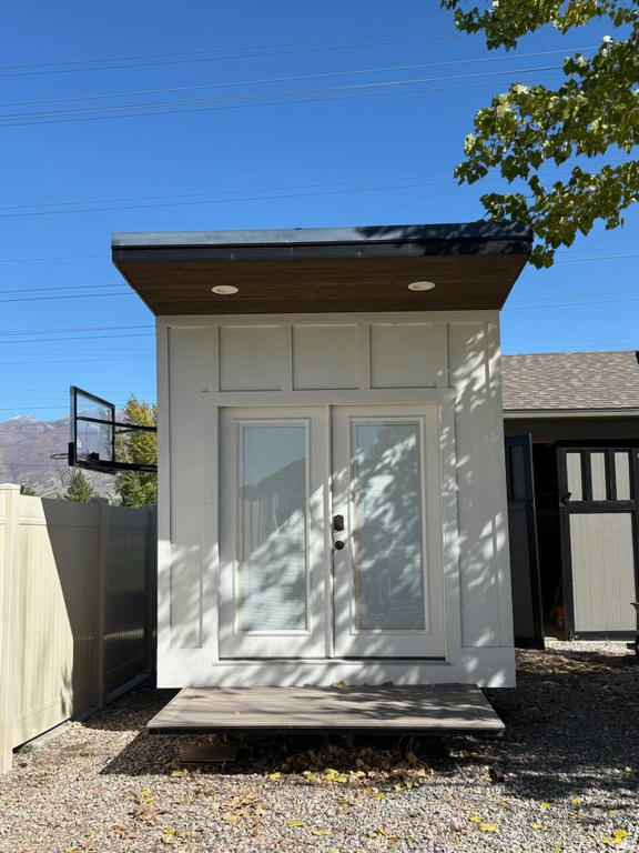 2058 COMANCHE WAY Farmington, UT 84025