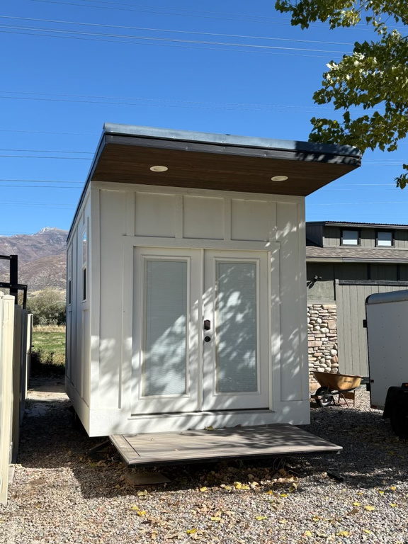 2058 COMANCHE WAY Farmington, UT 84025