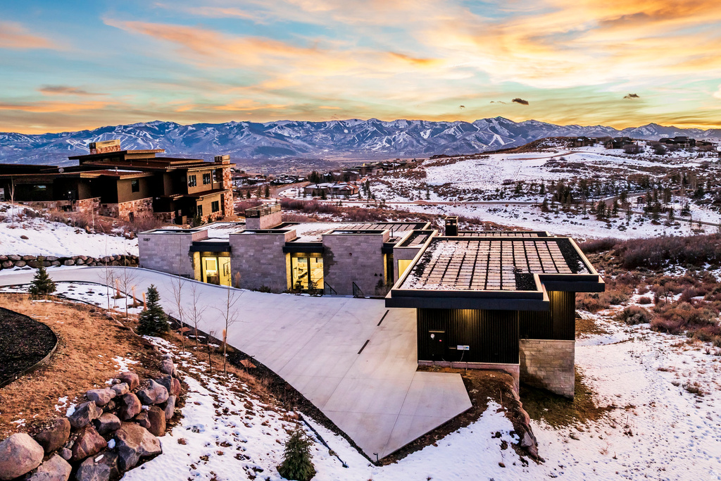 3287 CENTRAL PACIFIC TRL Park City, UT 84098