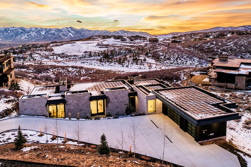 3287 CENTRAL PACIFIC TRL Park City, UT 84098