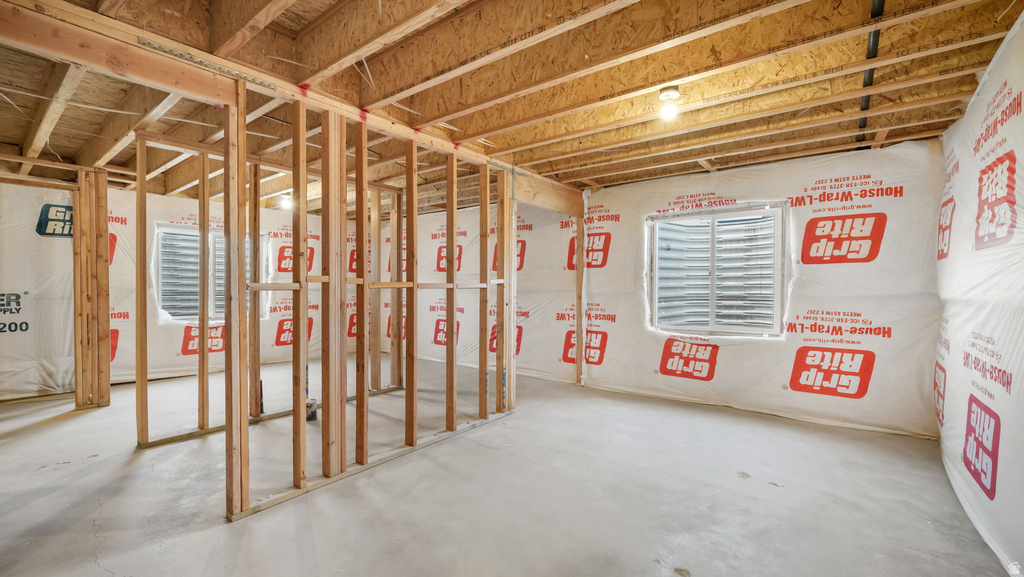 213 W 930 N Santaquin, UT 84655