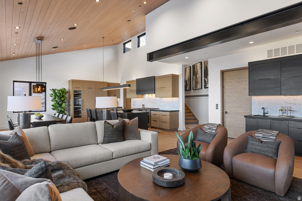 8939 MOONSHADOW CT Park City, UT 84060