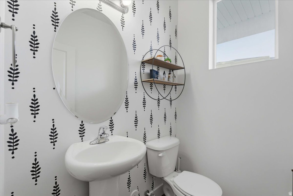 1596 W PARKVIEW DR Syracuse, UT 84075