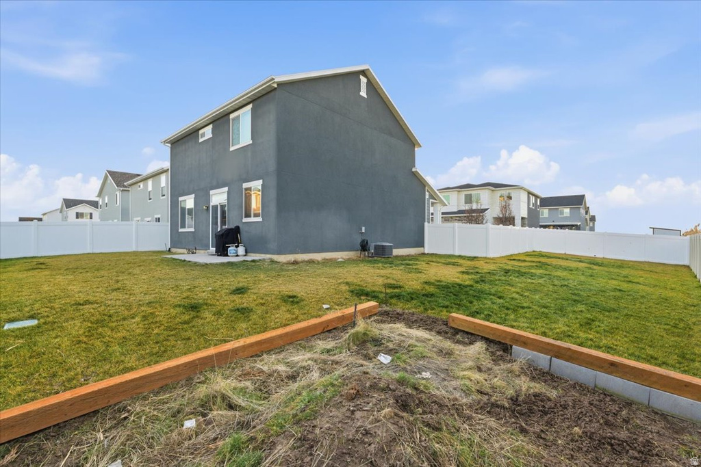 1596 W PARKVIEW DR Syracuse, UT 84075