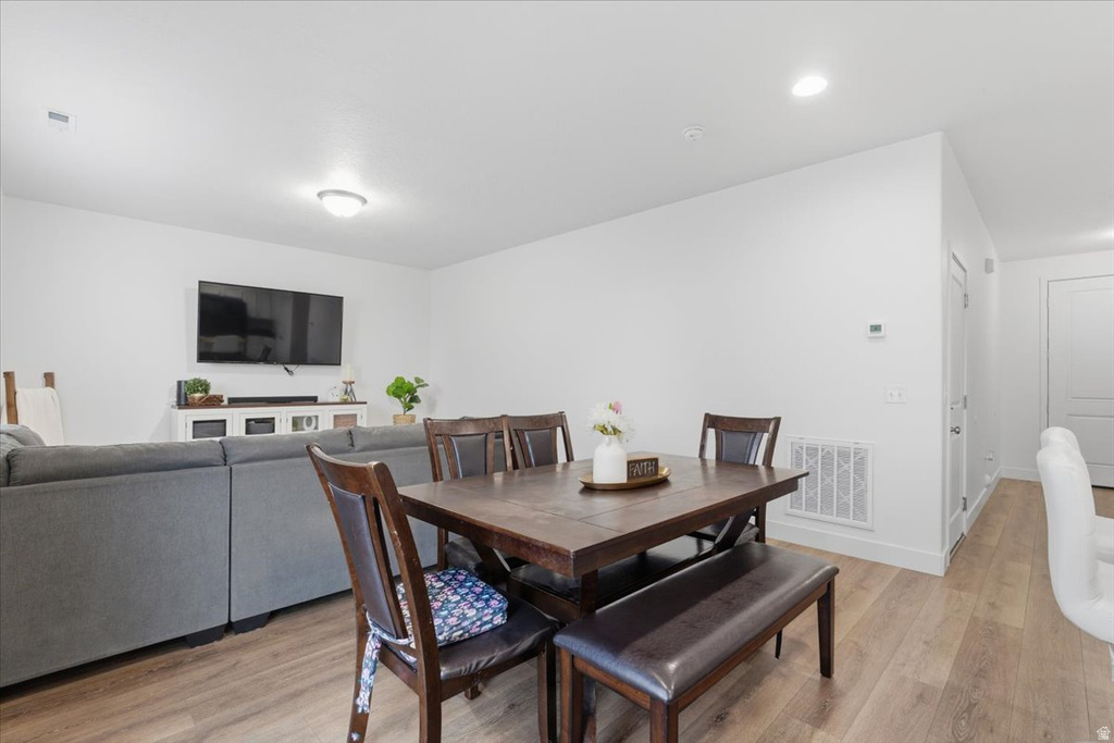 1596 W PARKVIEW DR Syracuse, UT 84075