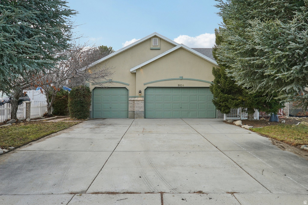 9634 S ELK VISTA LN South Jordan, UT 84095