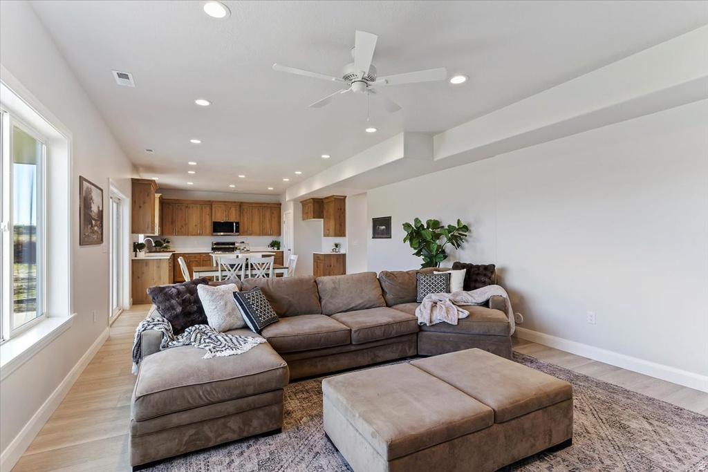 3218 S 4950 W West Haven, UT 84401