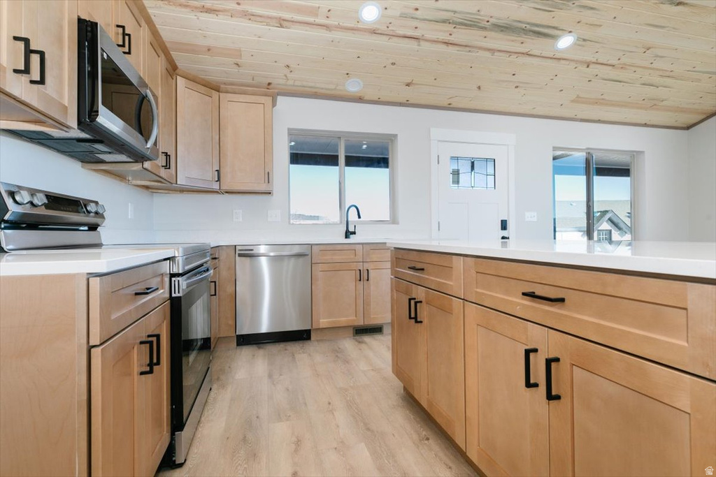 2710 S DRIVER CIR Garden City, UT 84028