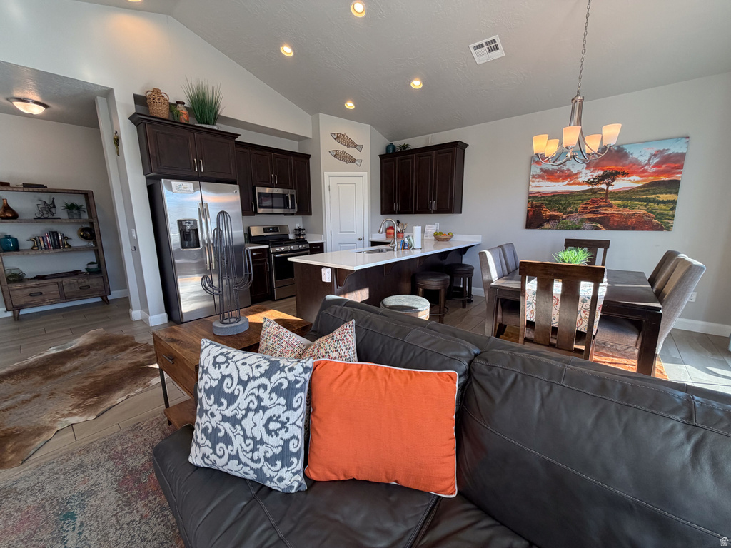 1920 E FIESTA LN St George, UT 84770