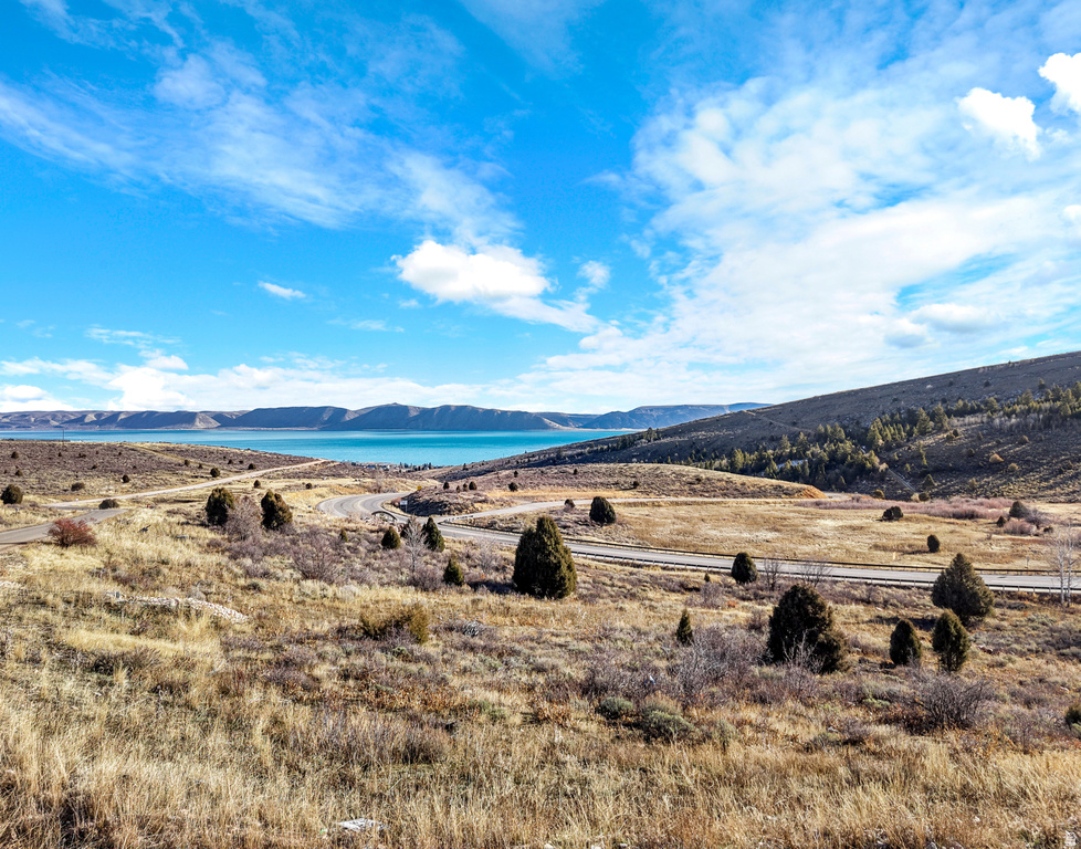 964 S CROSSED ARROWS CIR Garden City, UT 84028