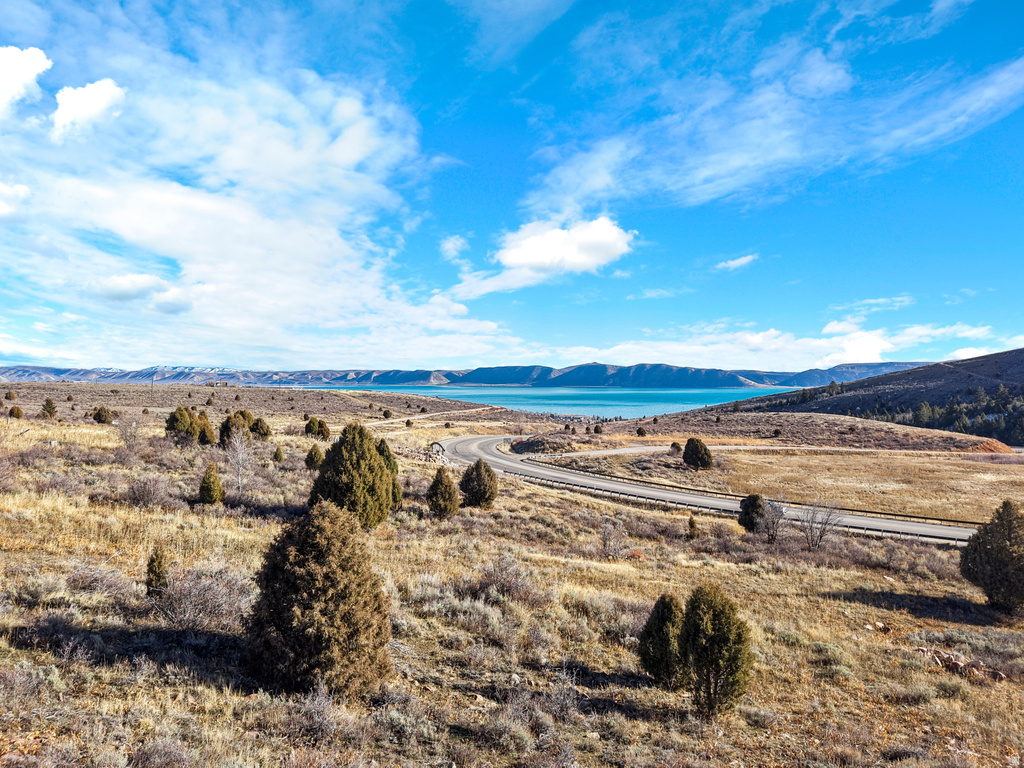 964 S CROSSED ARROWS CIR Garden City, UT 84028