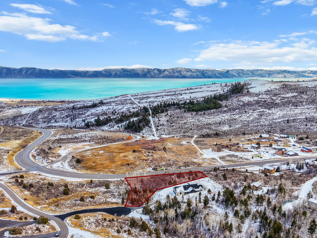 980 S CROSSED ARROWS CIR Garden City, UT 84028