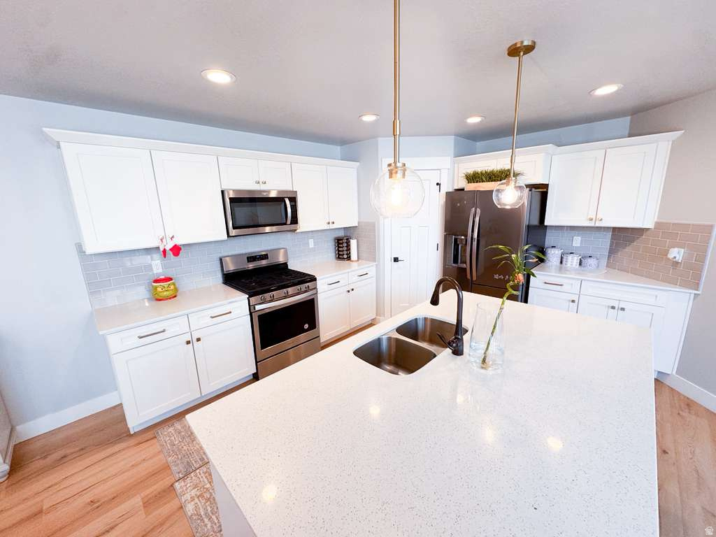 977 W BRENNAN ST Bluffdale, UT 84065