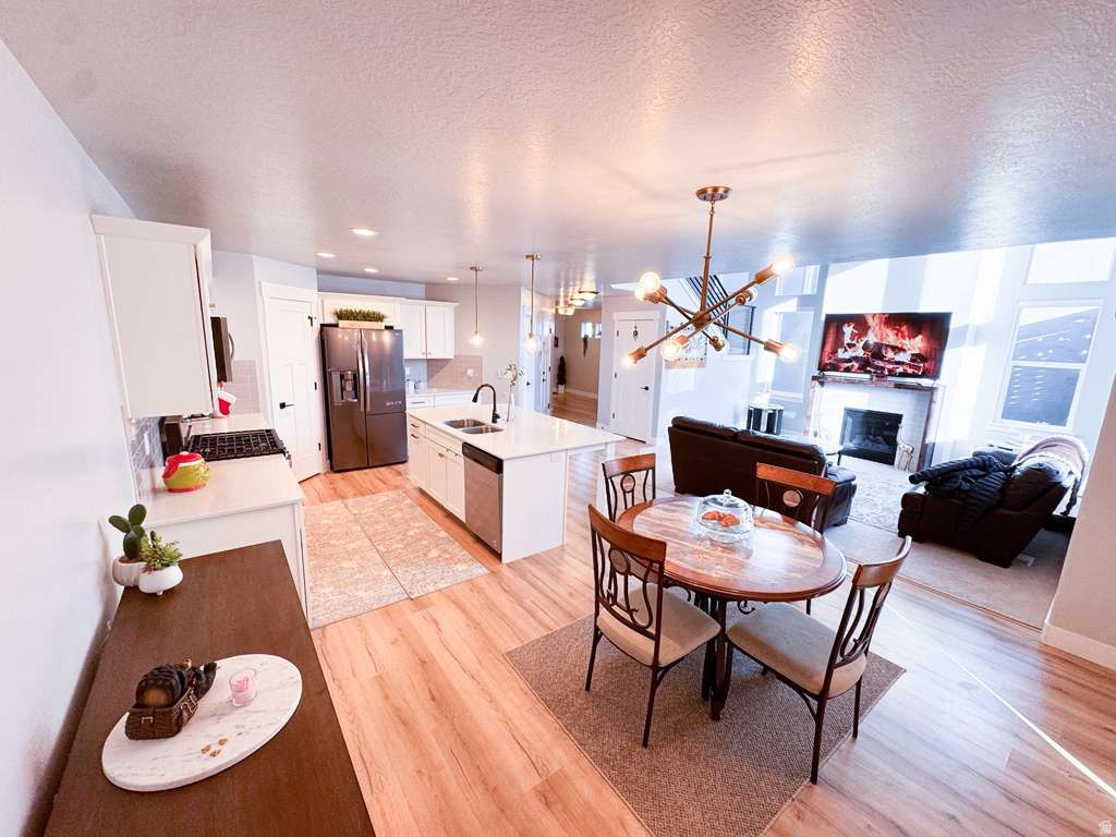 977 W BRENNAN ST Bluffdale, UT 84065