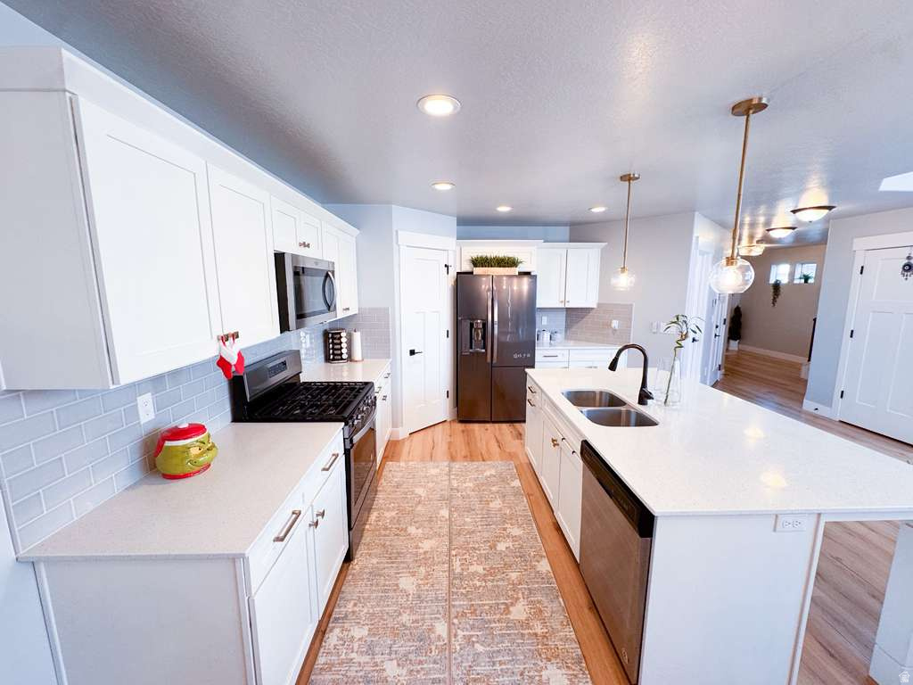 977 W BRENNAN ST Bluffdale, UT 84065