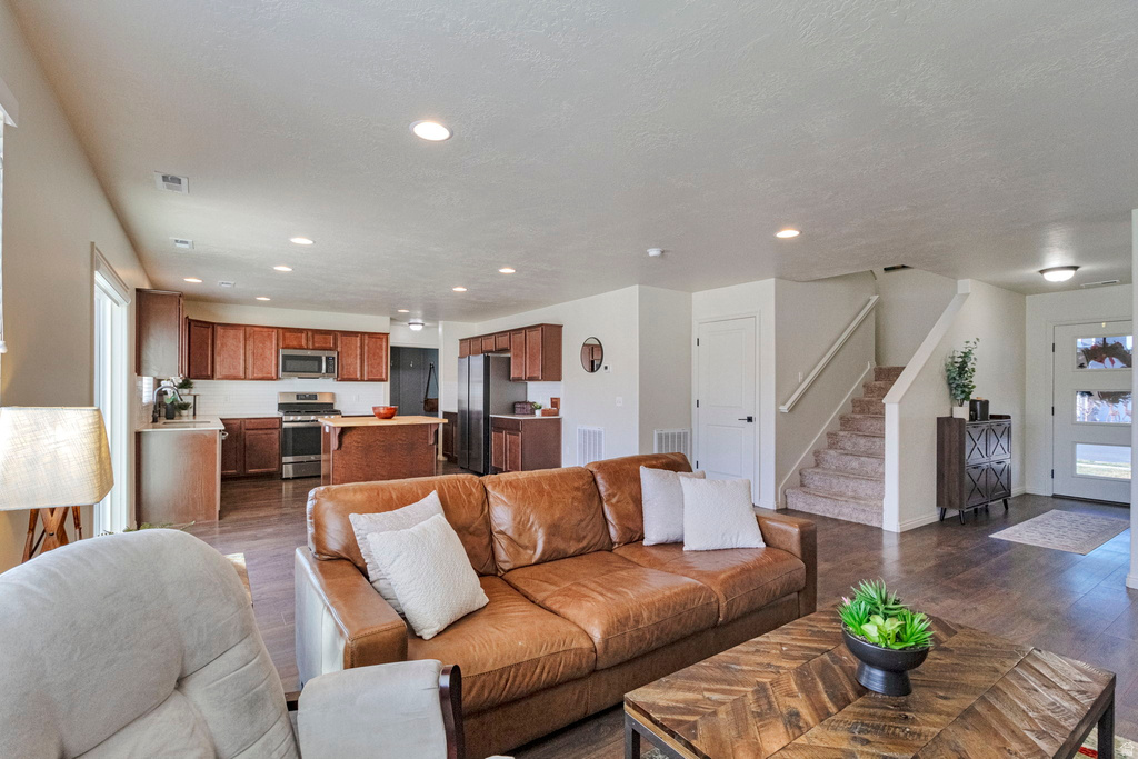 6052 S 4275 W Roy, UT 84067