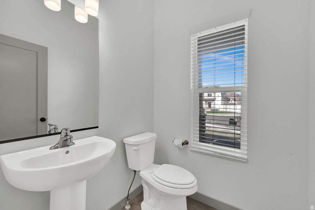 6899 S COOK DR South Weber, UT 84405