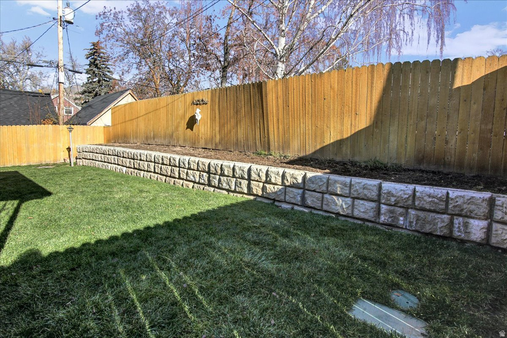 2726 TYLER AVE Ogden, UT 84403