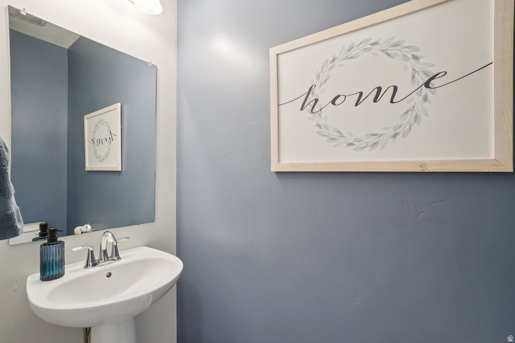 4453 E HURSTBOURNE DR Eagle Mountain, UT 84005