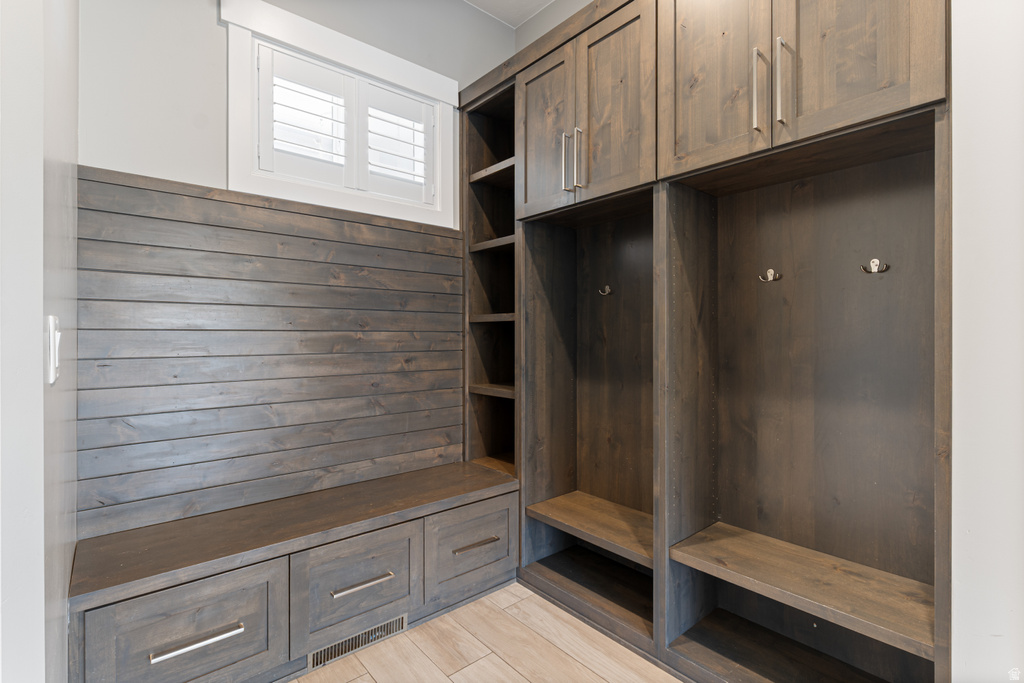 2334 S LAST CHANCE DR Washington, UT 84780