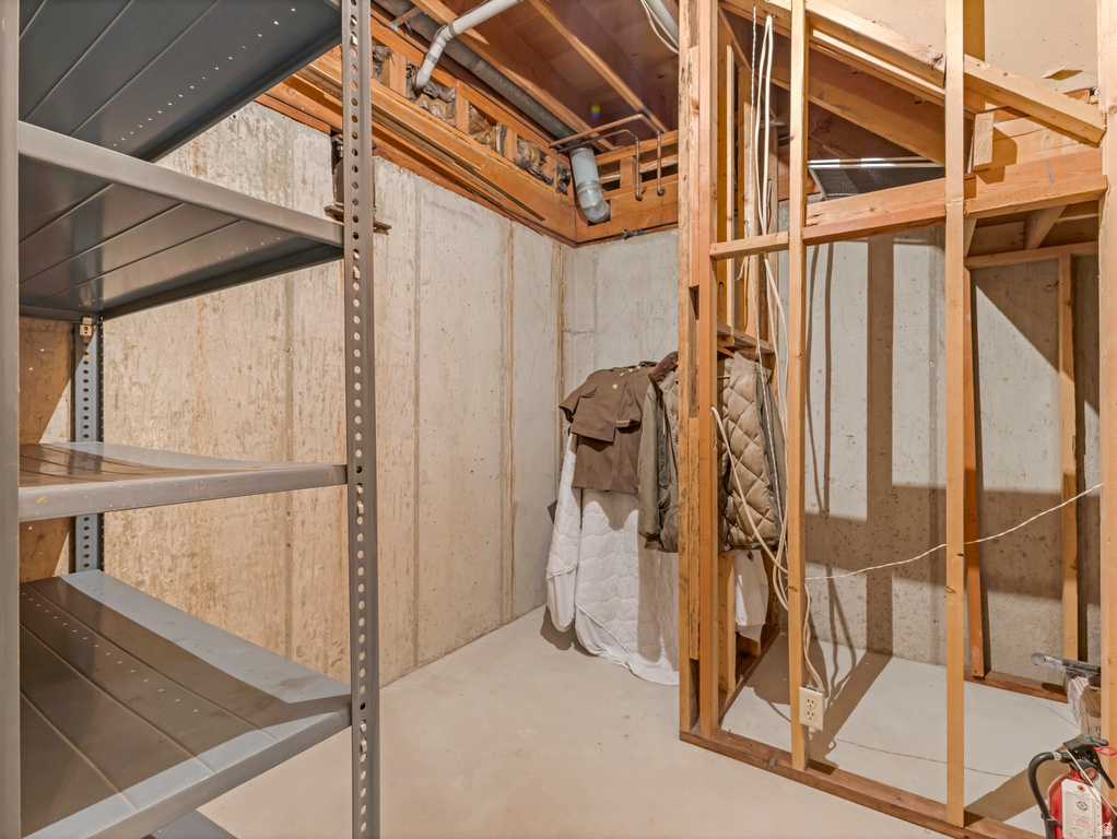 8585 S MT MAJESTIC RD Sandy, UT 84093