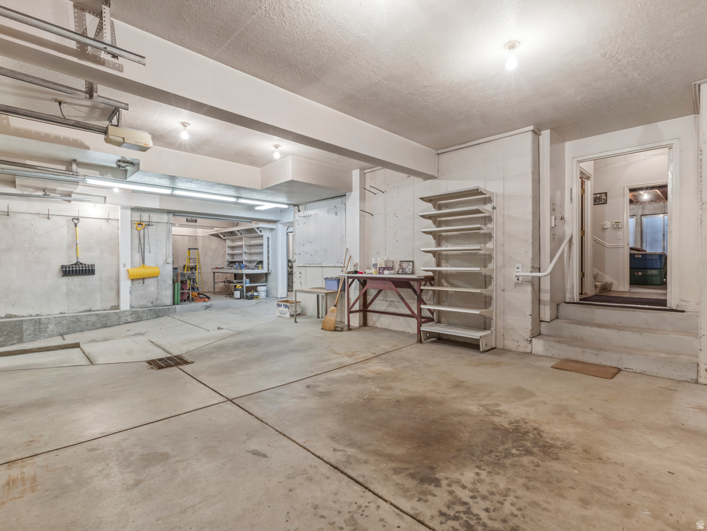 8585 S MT MAJESTIC RD Sandy, UT 84093