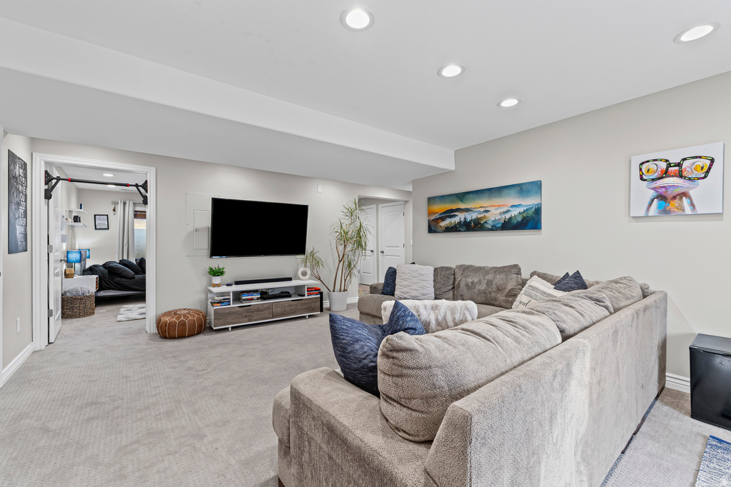 11942 S WATERHOUSE CT Riverton, UT 84065