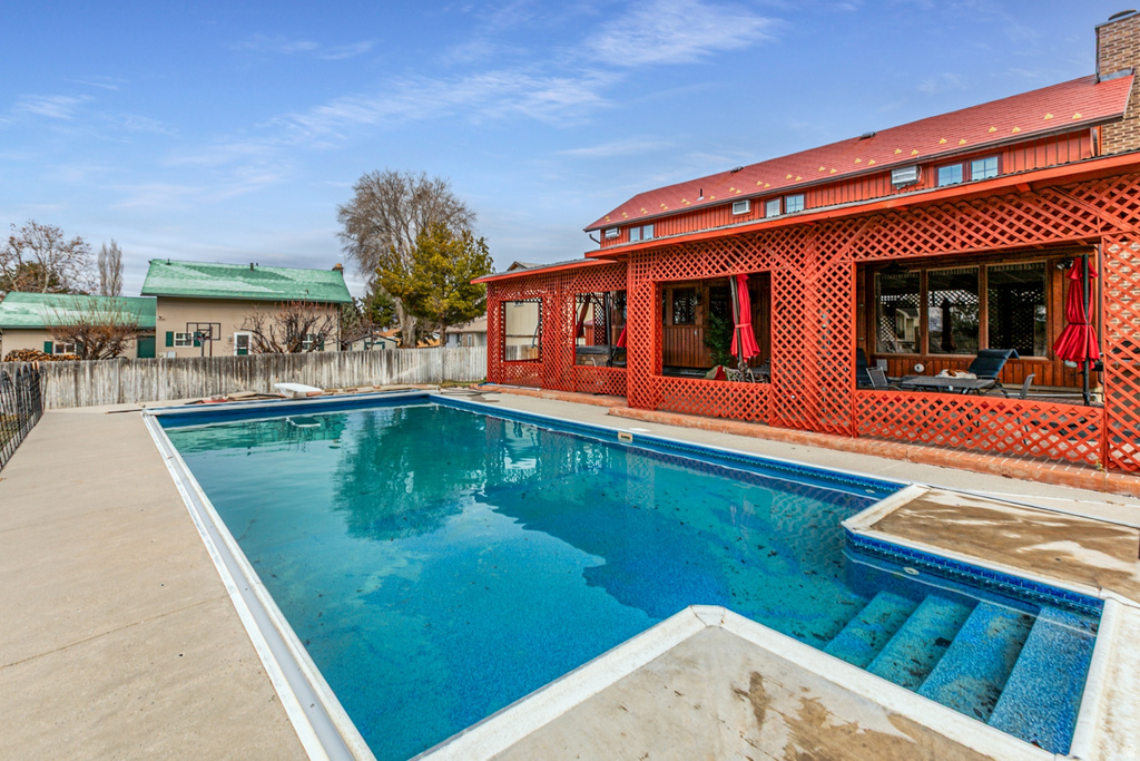 9650 S BUTTONWOOD DR Sandy, UT 84092