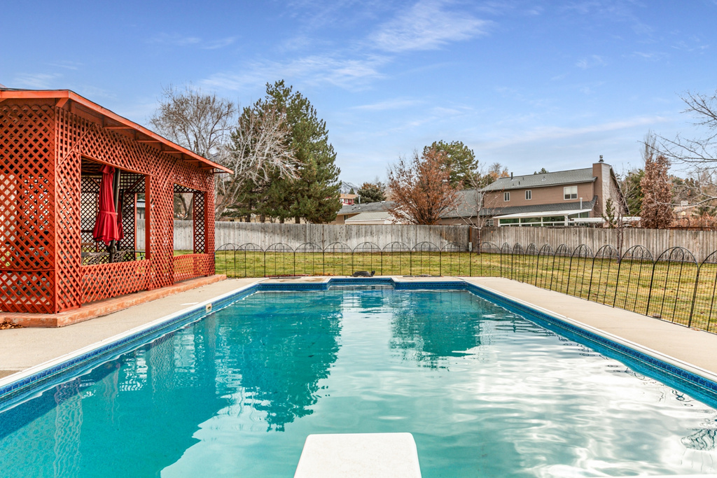 9650 S BUTTONWOOD DR Sandy, UT 84092