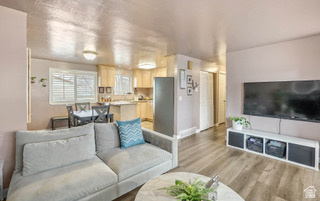 2178 W ARTHUR DR West Jordan, UT 84084