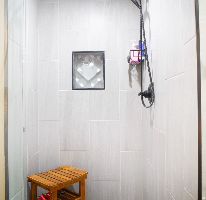 2178 W ARTHUR DR West Jordan, UT 84084