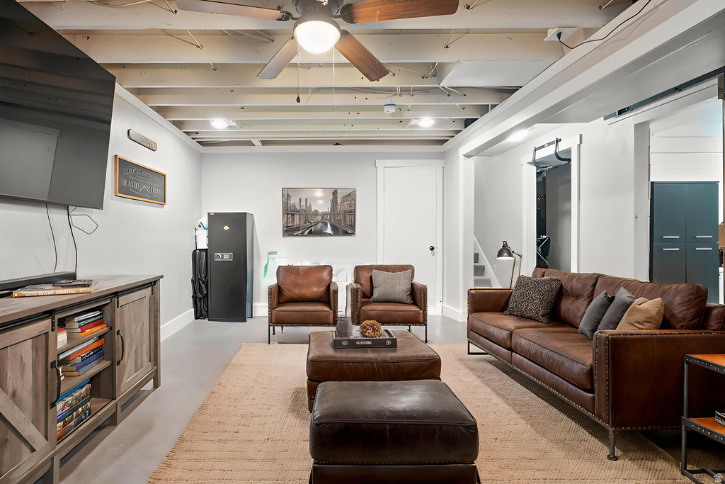 648 W 2200 N Clinton, UT 84015