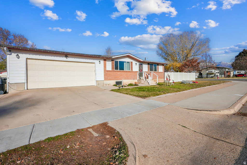 648 W 2200 N Clinton, UT 84015