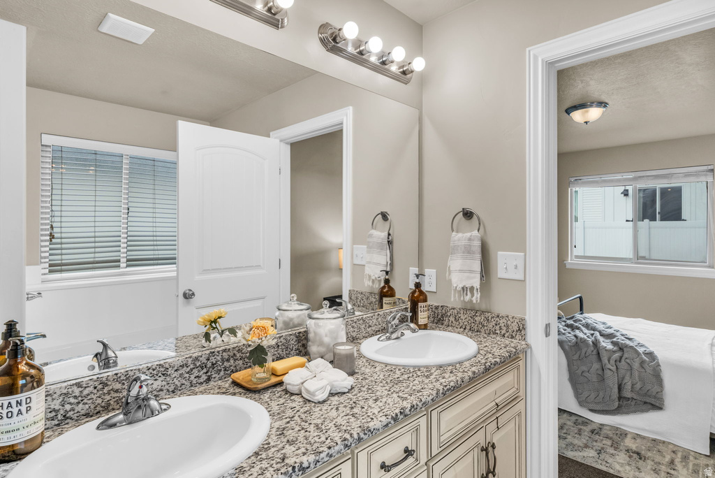 1745 E TUMWATER LN Eagle Mountain, UT 84005