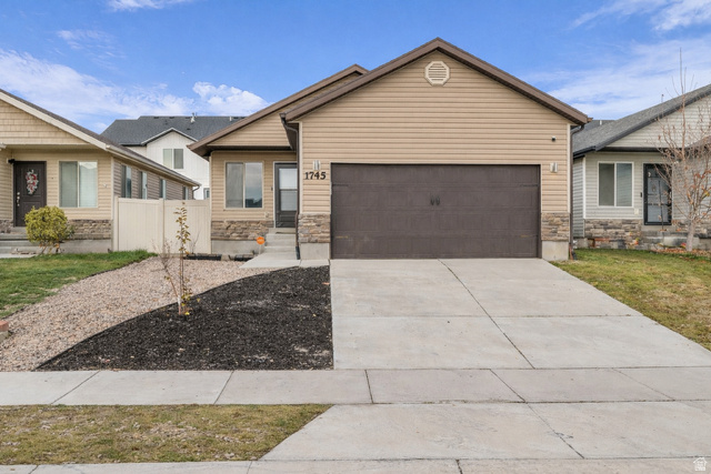 1745 E TUMWATER LN Eagle Mountain, UT 84005