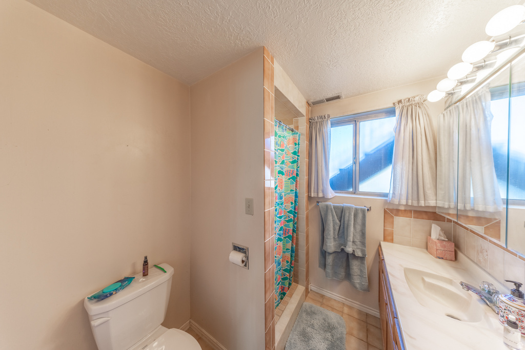 75 E MONTICELLO DR Kaysville, UT 84037