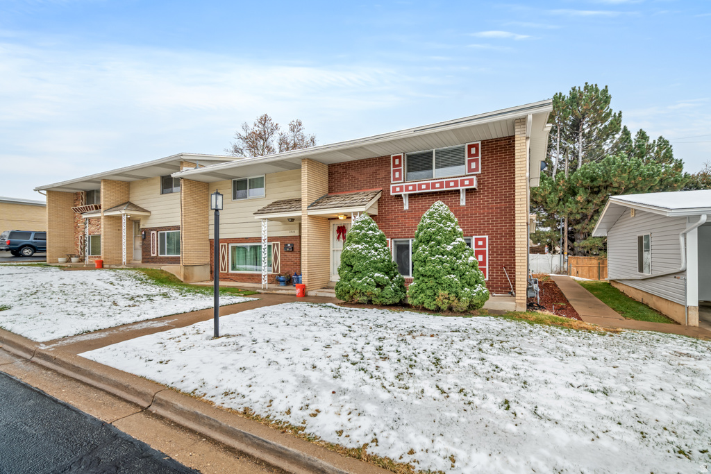 2349 W CHATEAU DR Roy, UT 84067