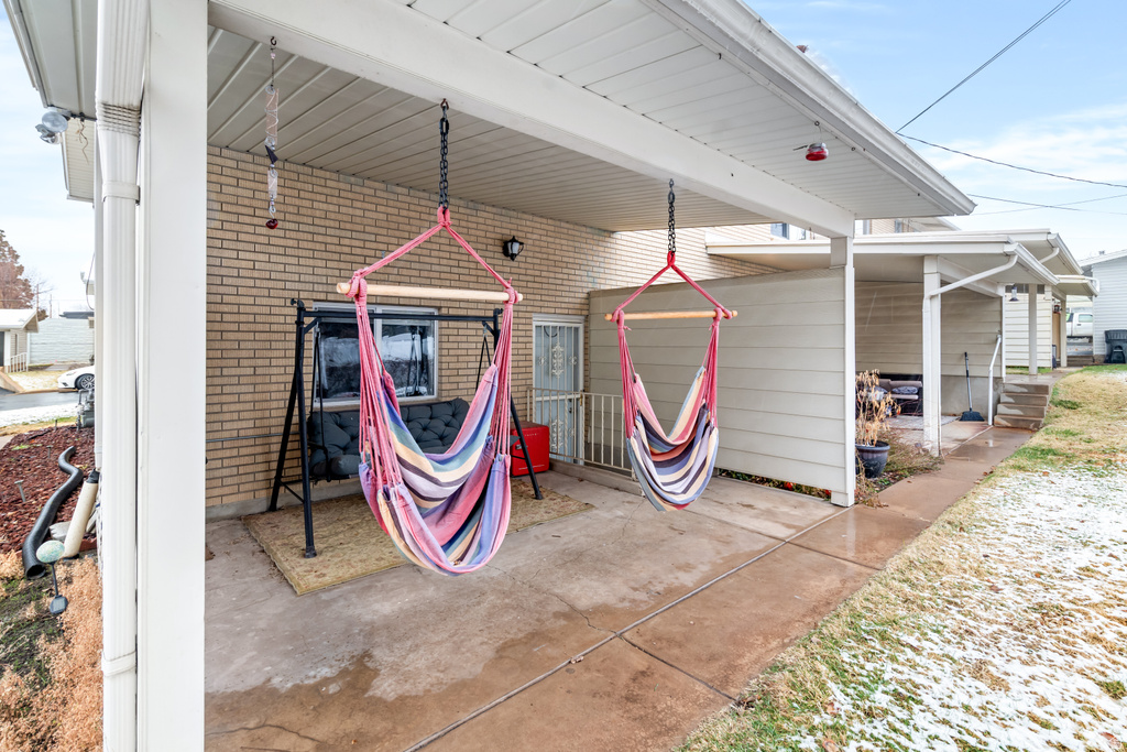 2349 W CHATEAU DR Roy, UT 84067