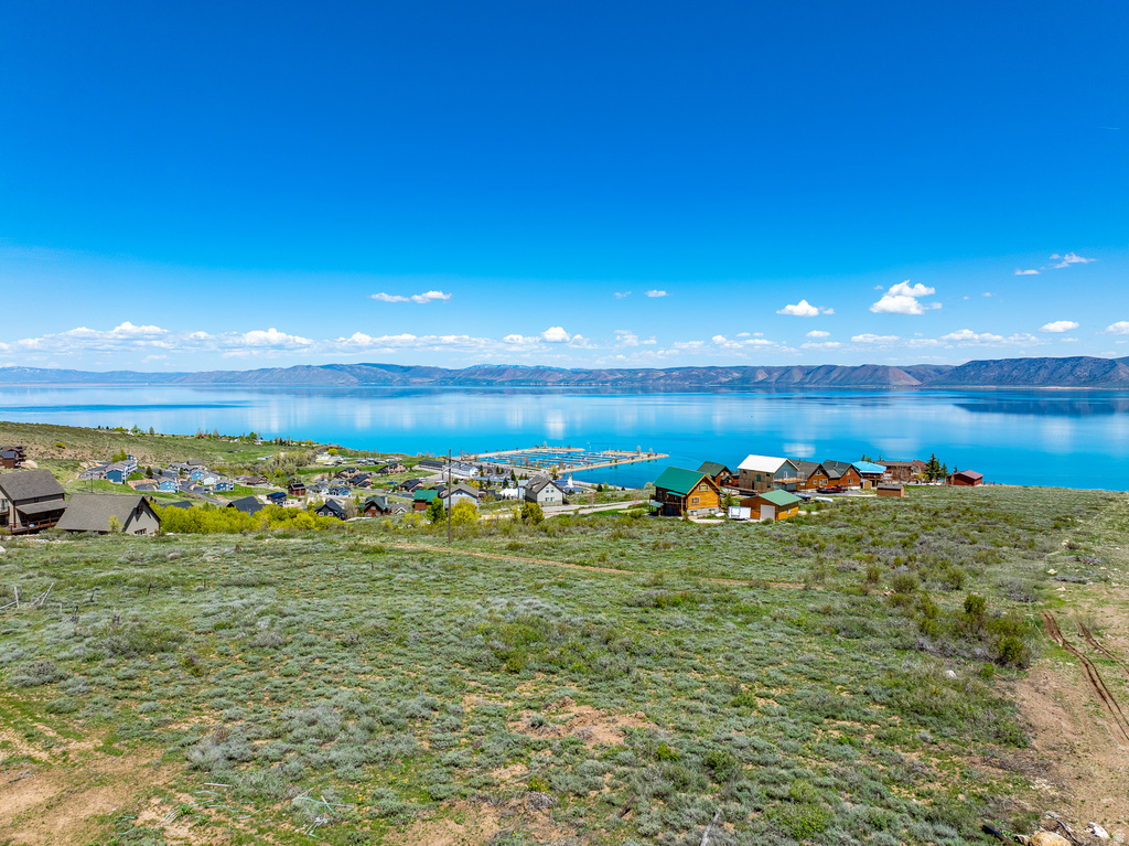 377 N LAKEVIEW RIDGE RD Garden City, UT 84028