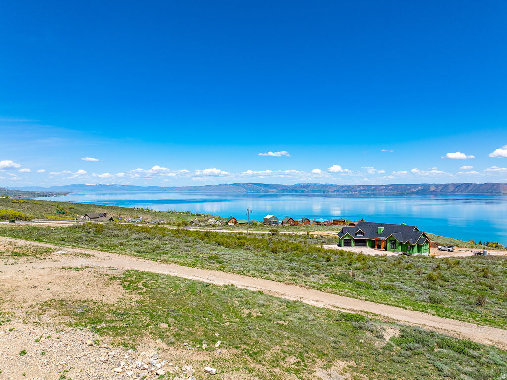 377 N LAKEVIEW RIDGE RD Garden City, UT 84028