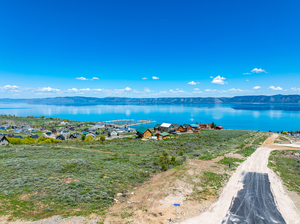 443 N LAKEVIEW RIDGE RD Garden City, UT 84028