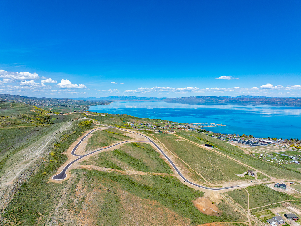 443 N LAKEVIEW RIDGE RD Garden City, UT 84028