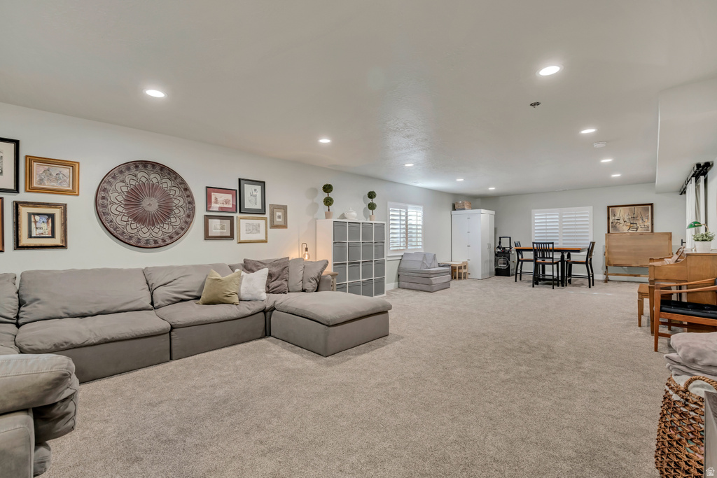 1877 W KAMARI DR South Jordan, UT 84095