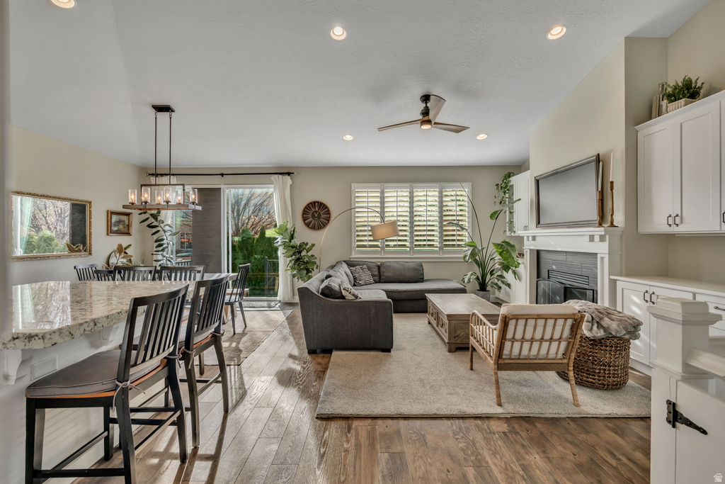 1877 W KAMARI DR South Jordan, UT 84095