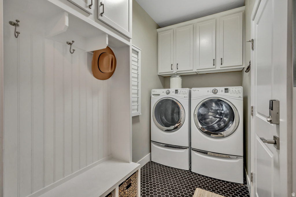 1877 W KAMARI DR South Jordan, UT 84095