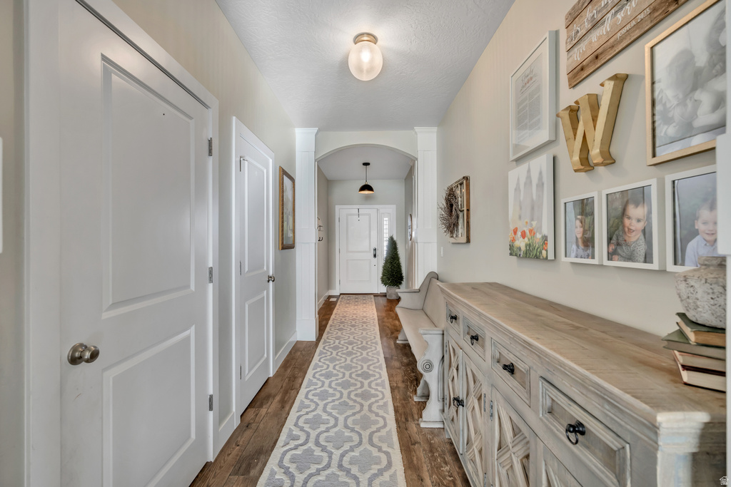 1877 W KAMARI DR South Jordan, UT 84095